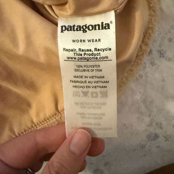 Patagonia Tan/Blush Fleece Vest - Picture 4 of 4